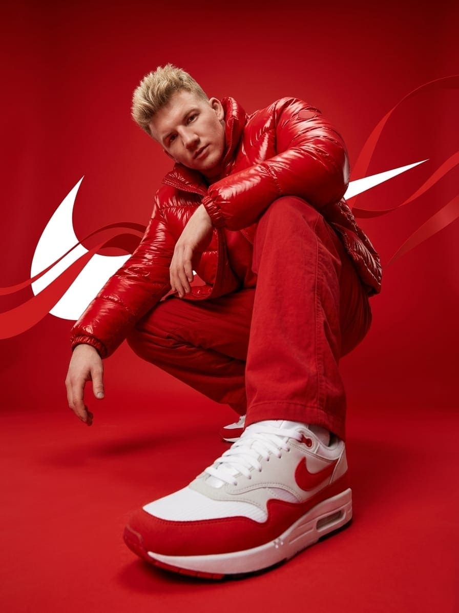 Red Streetwear Nike Fashion AI Prompt — Portrait AI prompt for chatgpt